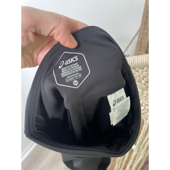 Asics Black Capri Leggings Size XS Running Activewear Athleisure - Picture 8 of 9